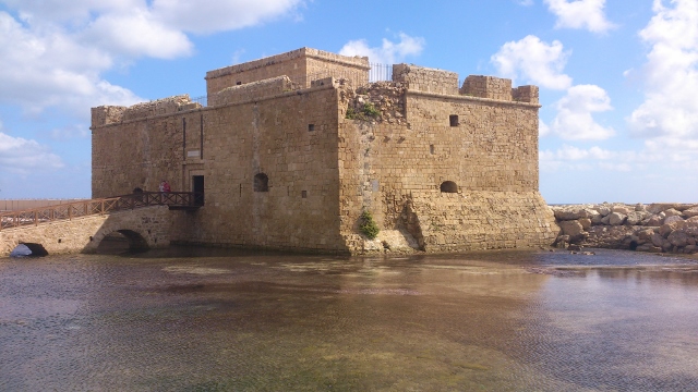 Mittelalterliche-Festung-Pafos-1-640x360