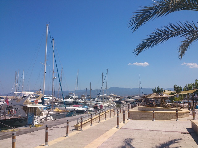 Boot Latchi Hafen